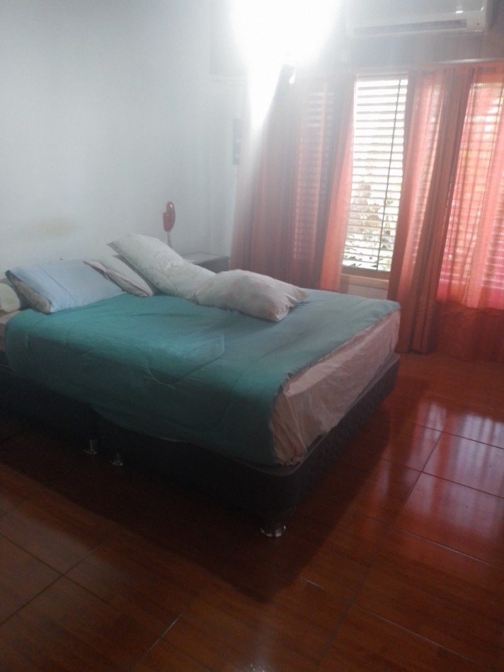 CHALET 4 AMB VENDE ITUZAINGO
