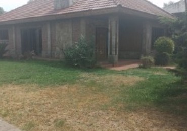 CHALET 4 AMB VENDE ITUZAINGO